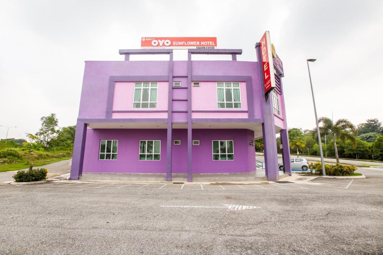 Oyo 89677 Sunflower Hotel Seremban Kültér fotó