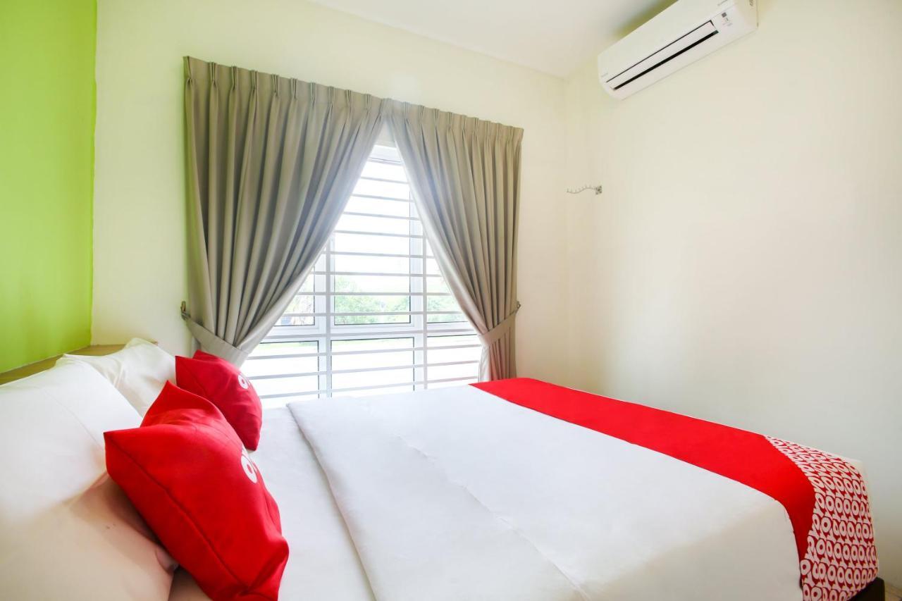 Oyo 89677 Sunflower Hotel Seremban Kültér fotó