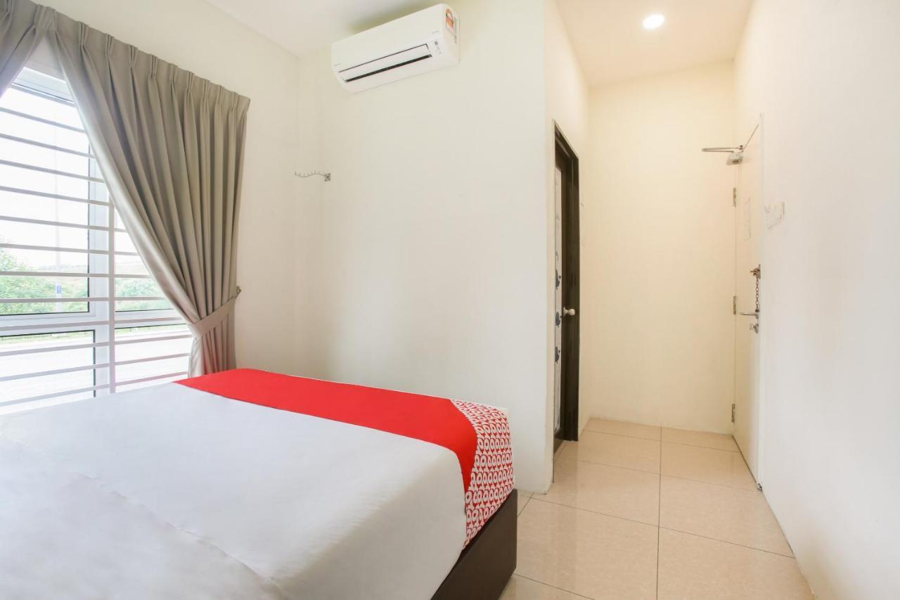 Oyo 89677 Sunflower Hotel Seremban Kültér fotó