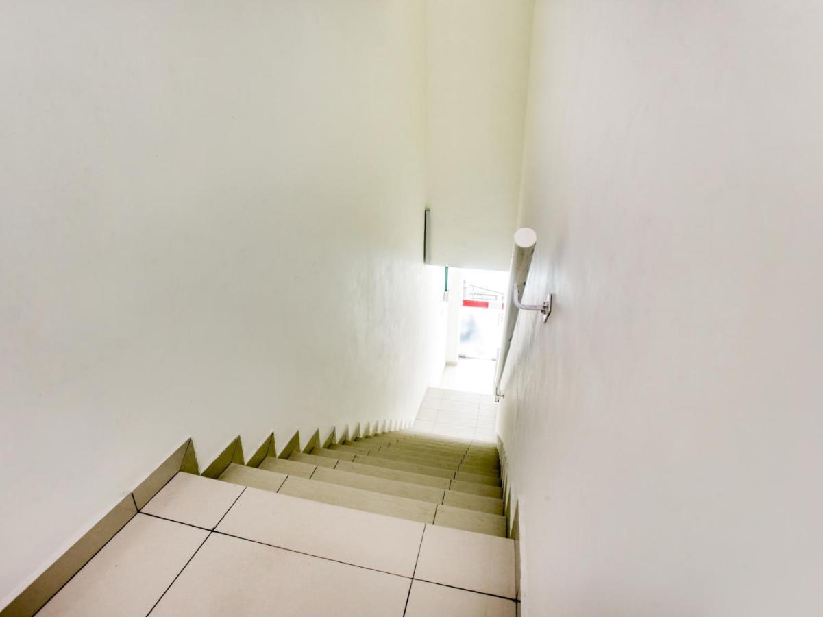 Oyo 89677 Sunflower Hotel Seremban Kültér fotó